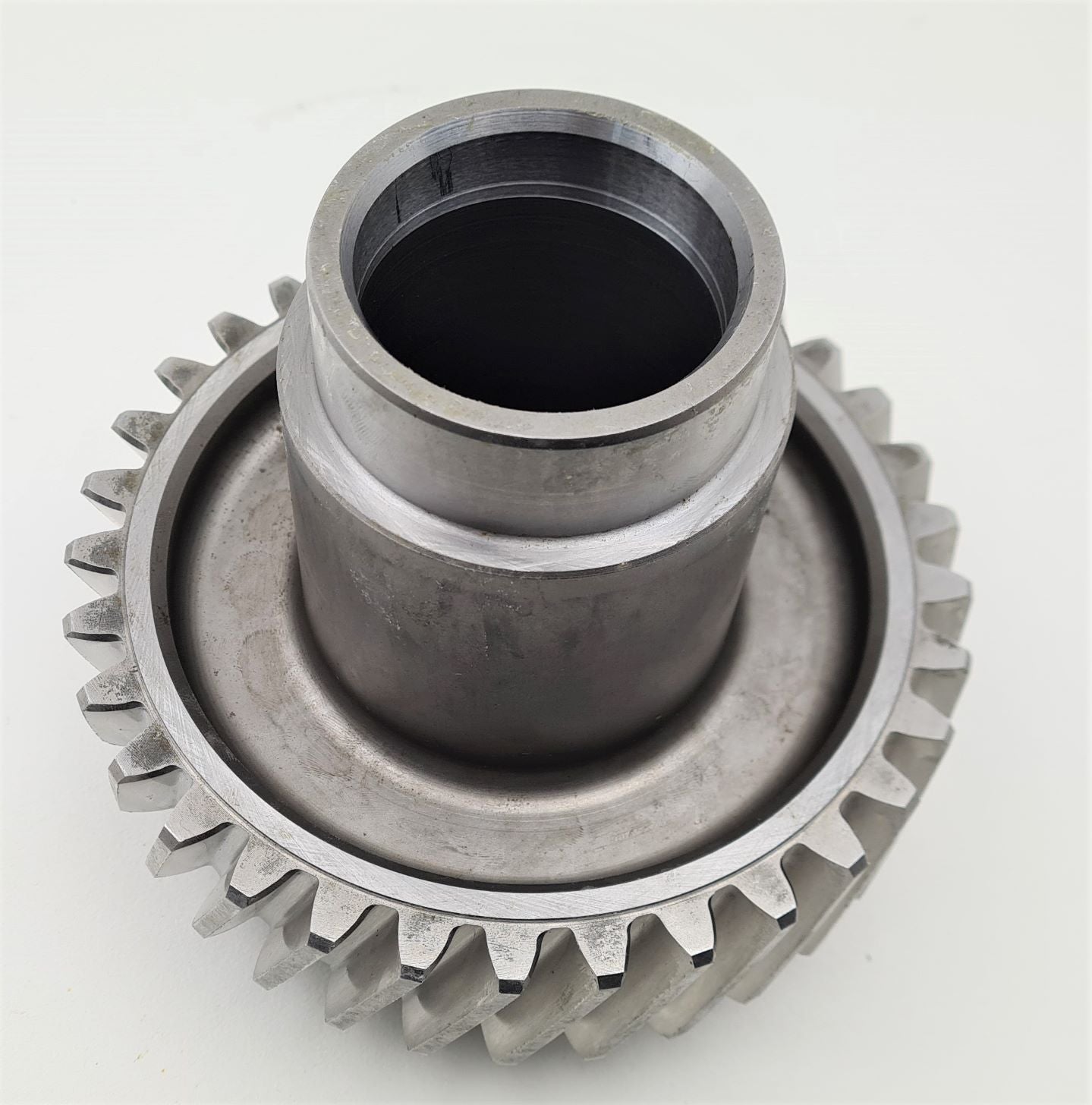 2520-99-865-3876 - Helical Gear - FV148843 - LV10 - Gear 33T - RE24726	Rolls Royce