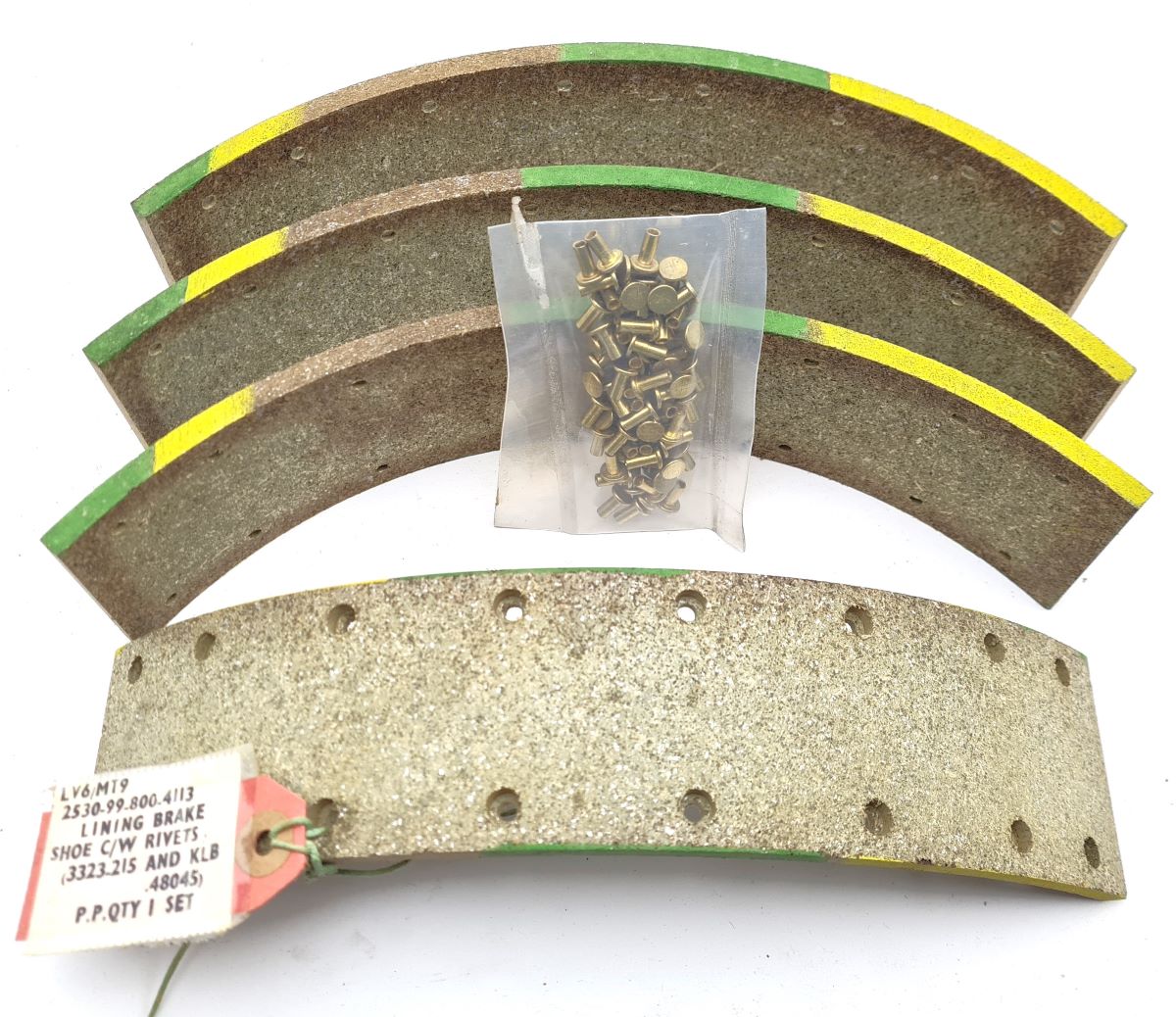 2530-99-800-4113 - Brake Lining Kit for 2 Wheel Stations - LV6/MT9	KLB48045 - Daimler Ferret