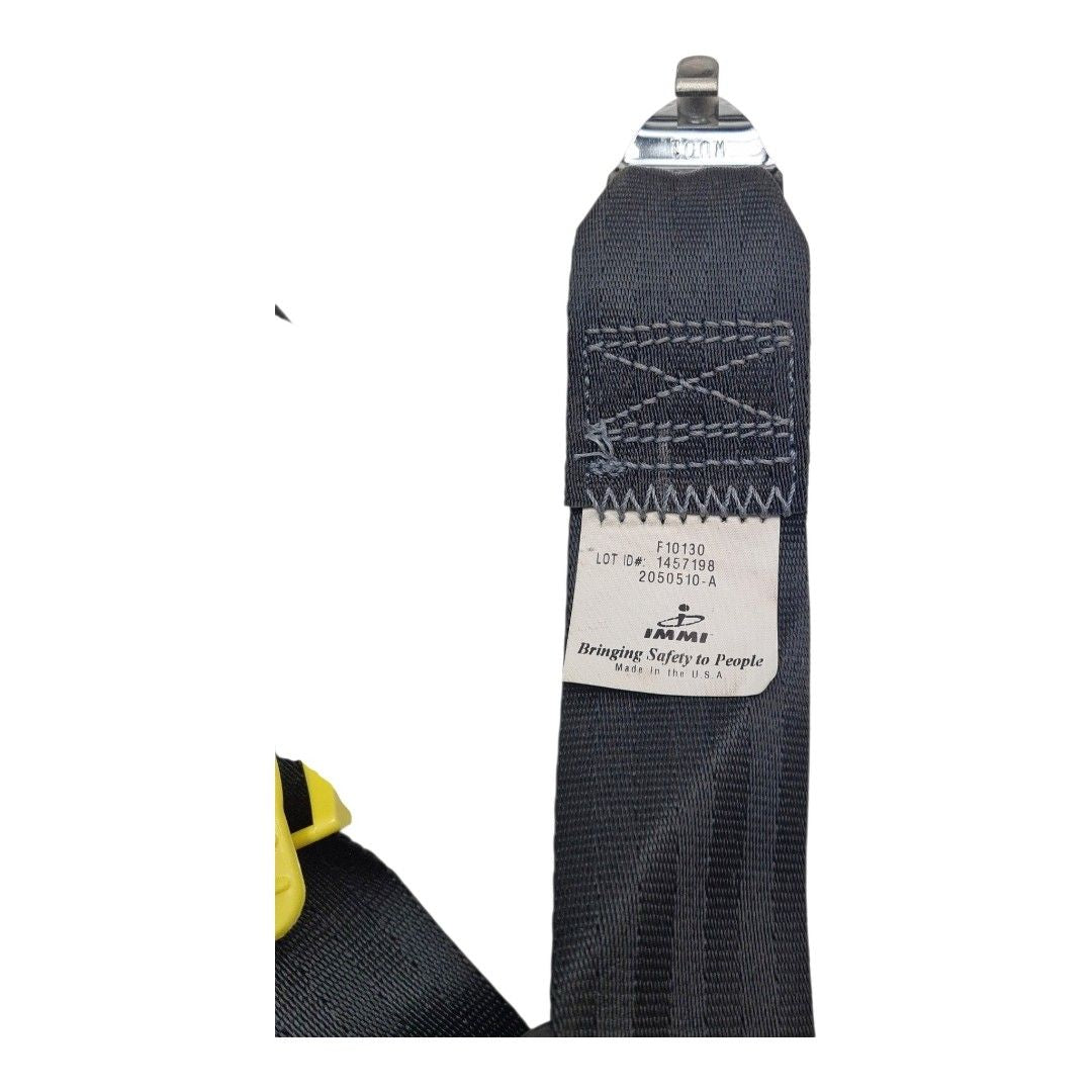 1000-93-205-0510 - Seat Belt Assy - 3 point Centre RR OshKosh