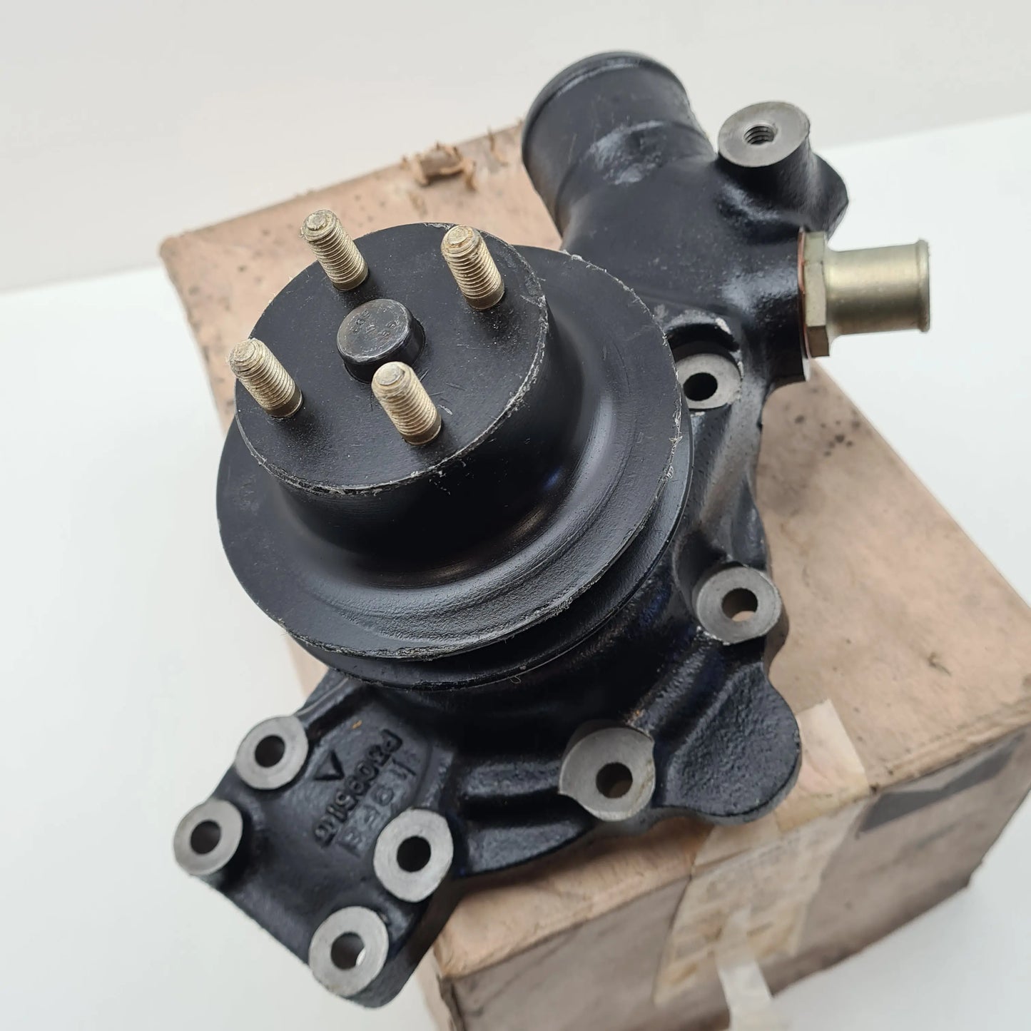 4320-99-822-1957 Water Pump complete - Daimler battlegroup-raydon battlegroup-raydon