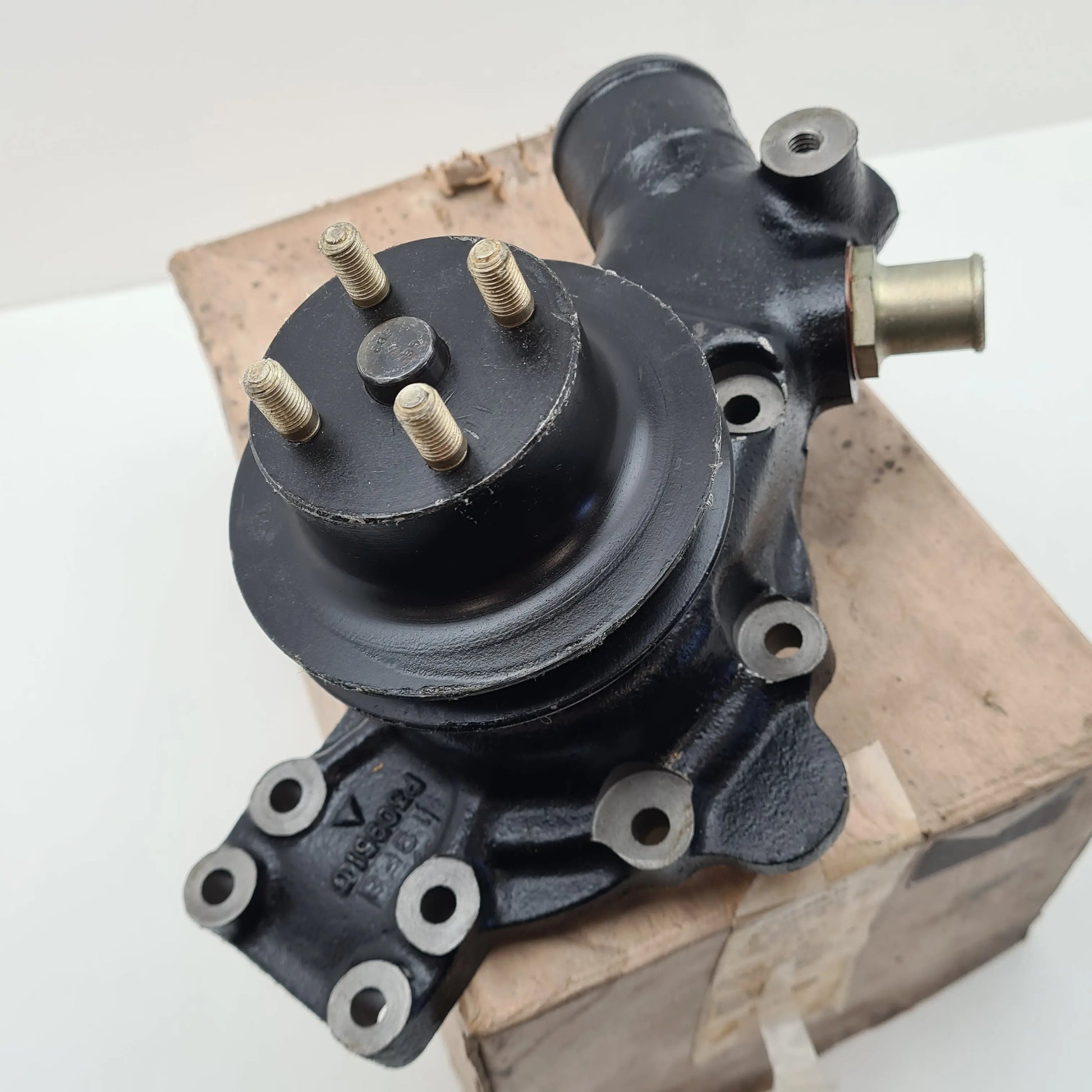 4320-99-822-1957 Water Pump complete - Daimler battlegroup-raydon battlegroup-raydon